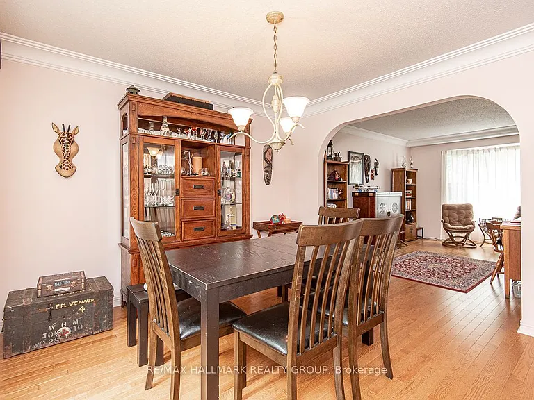 18 Hesse Cres — Photo 5
