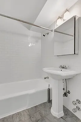 Rented by Cooper & Cooper Real Estate | media 15