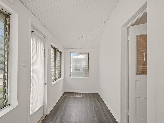 4th image of 1421 11th St