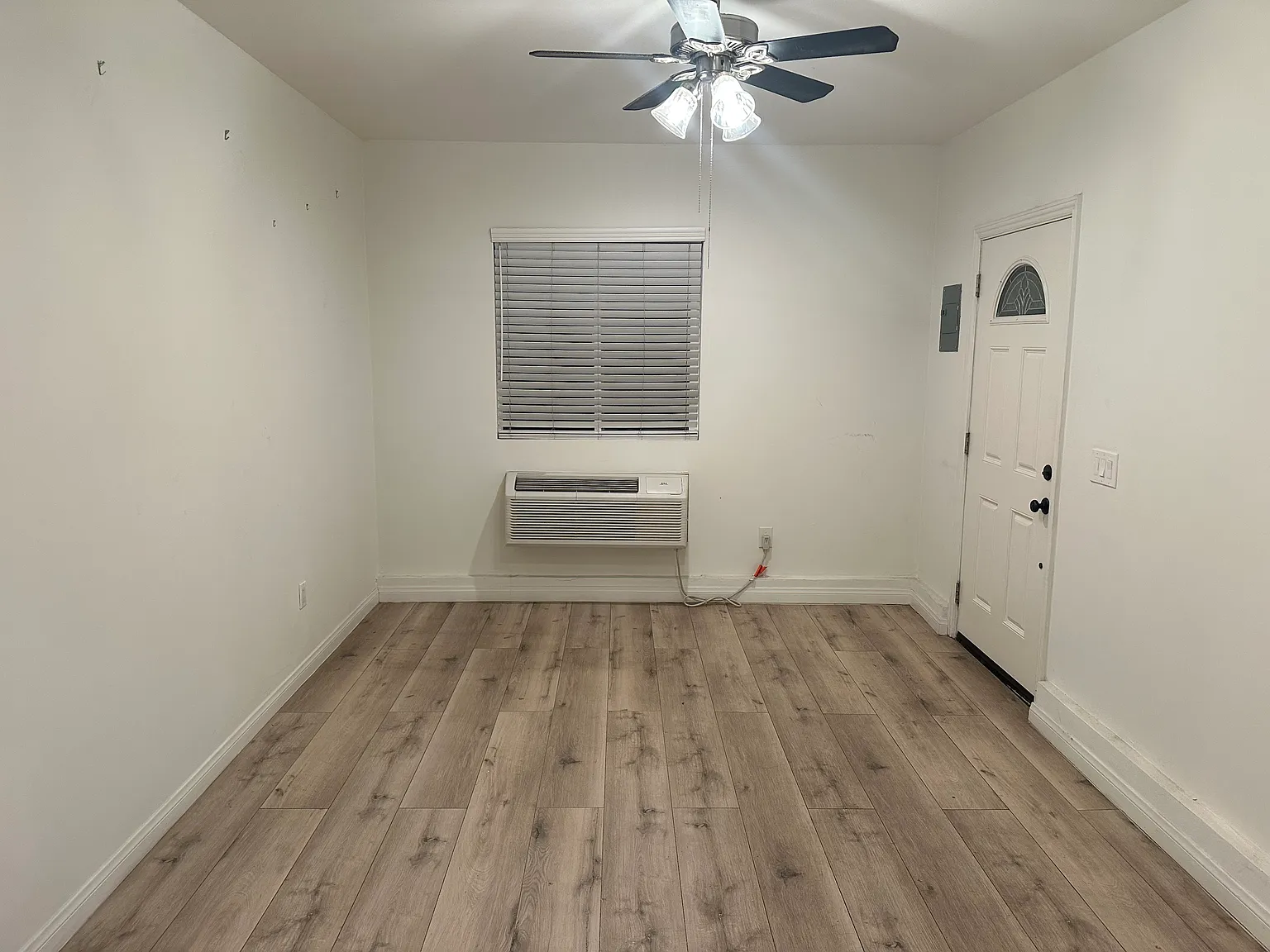 16442 Halsey St — Photo 2