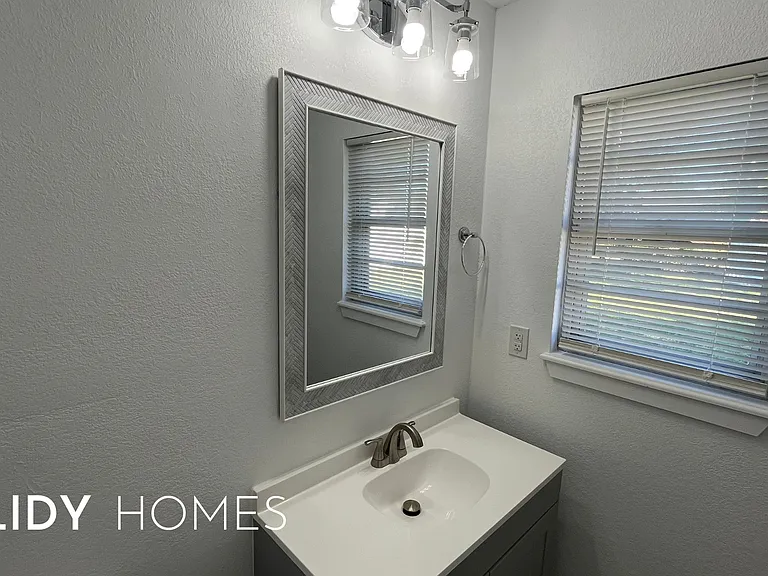 2813 SW 62nd St — Photo 21