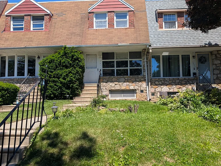 5411 Vicaris St — Photo 1