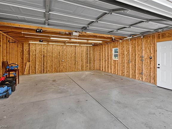 5th image of 2649 Lakeview Ave