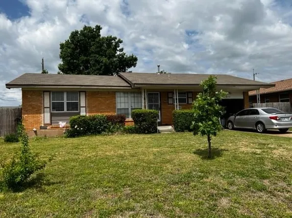 4726 NW Ridgecrest Dr, Lawton, OK 73505