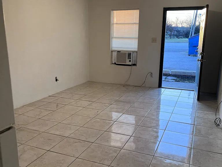 5504 Jensen Dr #3 — Photo 5
