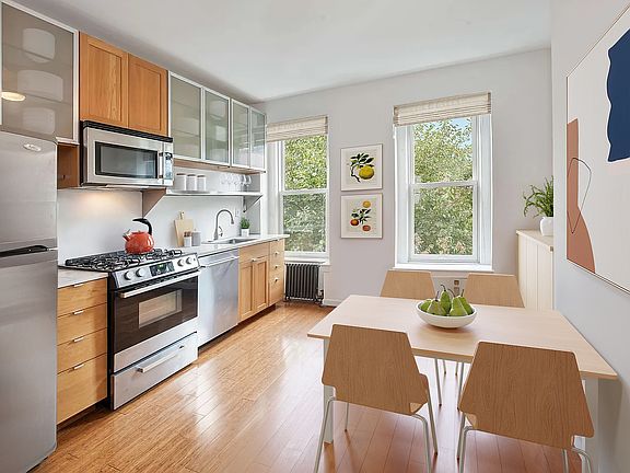 3rd image of 707 Union St Floor 2