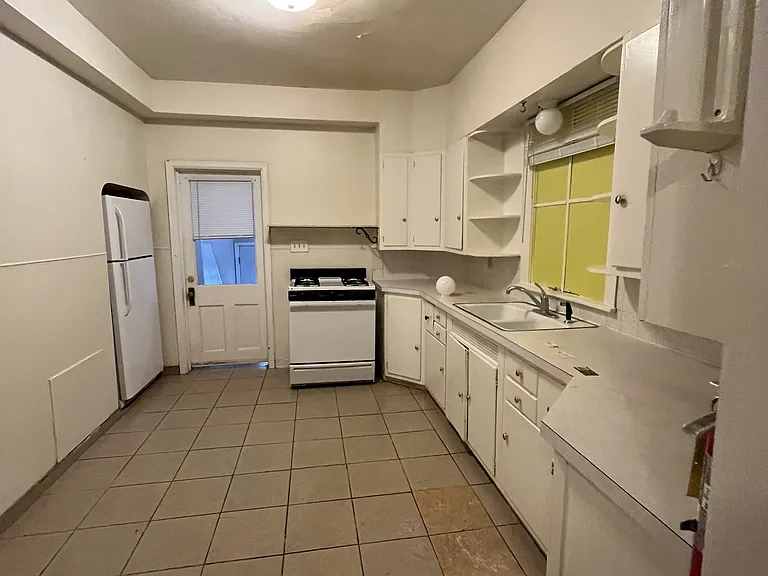 812 W Main St #1 — Photo 11