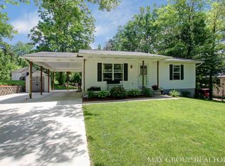 229 James St, Lowell, MI 49331