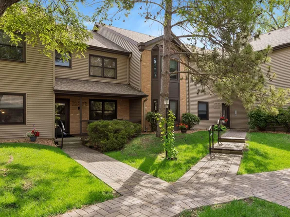 11041 Oregon Cir #53, Bloomington, MN 55438