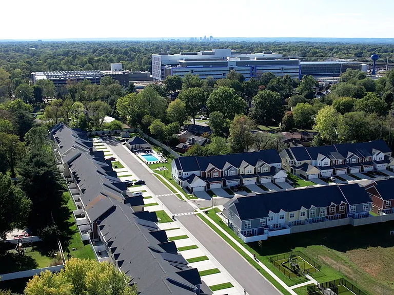 Bull Run Townhomes — Photo 41
