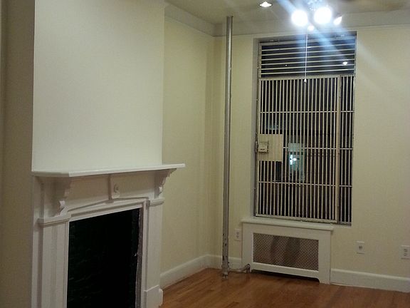 3rd image of 231 E 89th St APT 1FW