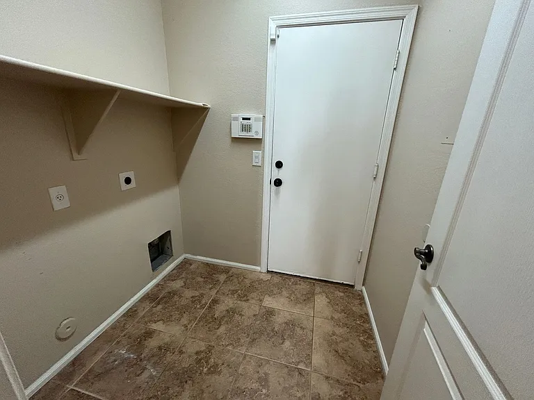 12313 W Georgia Ave — Photo 9