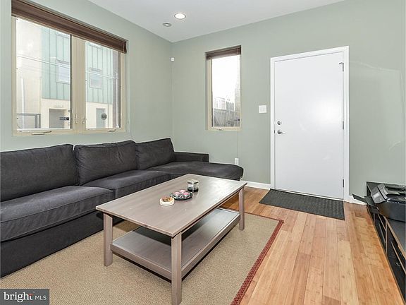 3rd image of 2221 Coral St #A