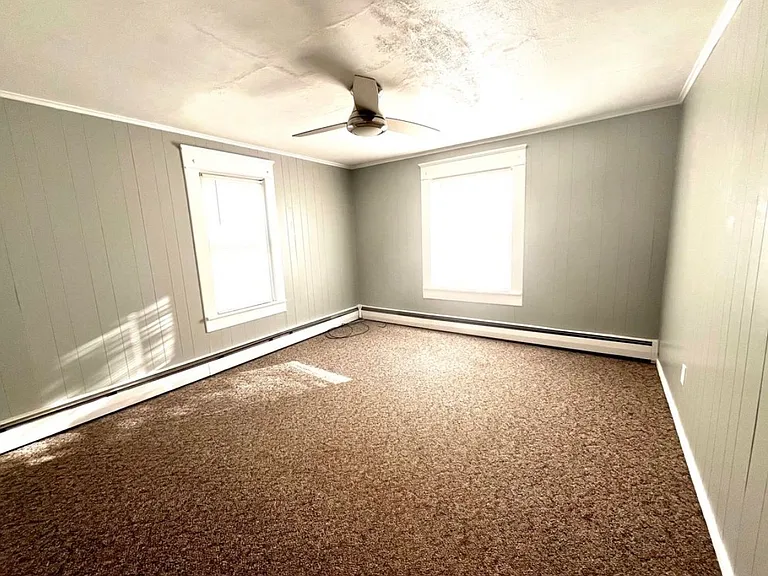 306 Roosevelt St — Photo 8