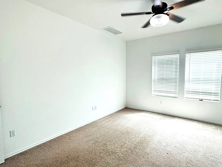 1628 Frontenac St — Photo 11