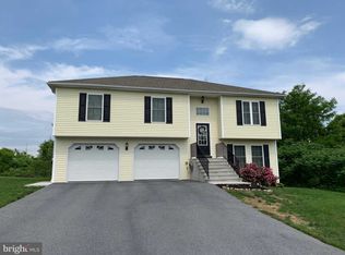 53 Sir William Dr, Newville, PA 17241
