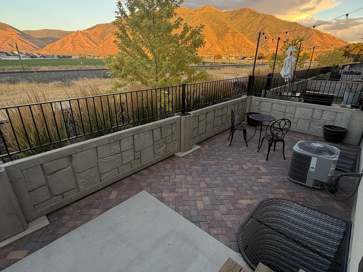 4 bed, 2.5 bath, 2277 sqft, $2,495 — Photo 4