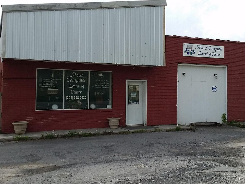1st image of 327 Country Wood Ln