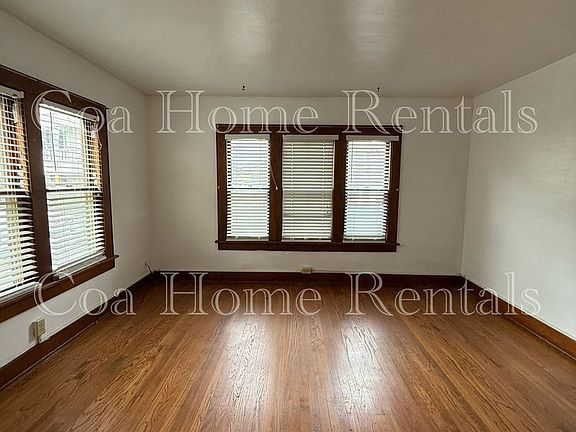 3rd image of 3231 E Oakland Ave APT 1