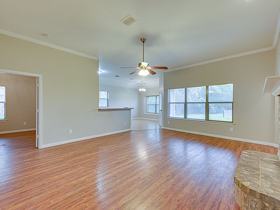 4th image of 102 Paloma Cir