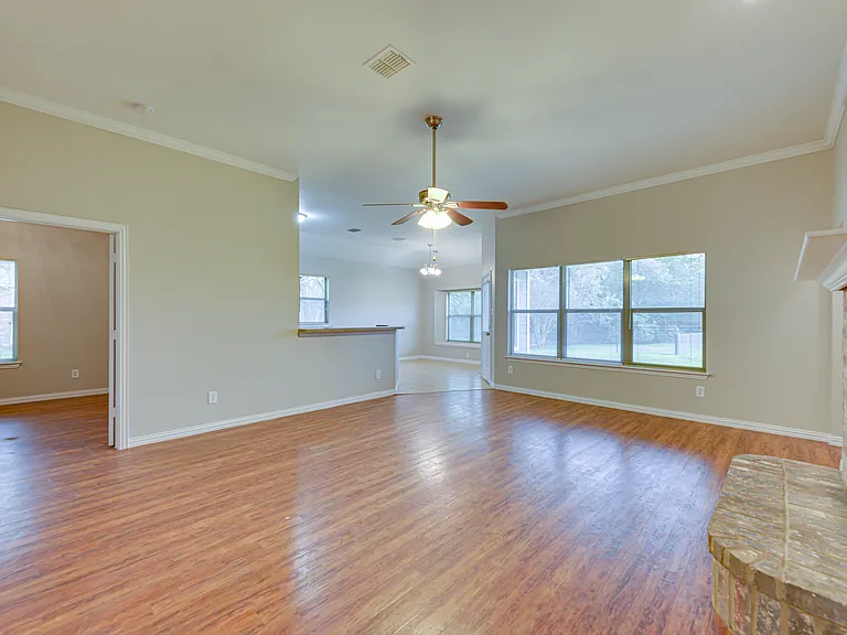 102 Paloma Cir — Photo 4