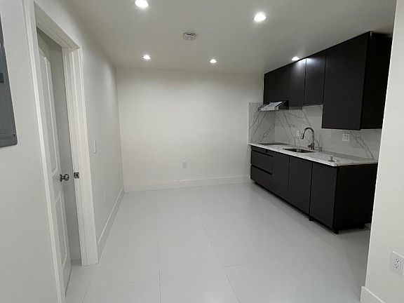 5th image of 19536 Castlepeak St Unit A