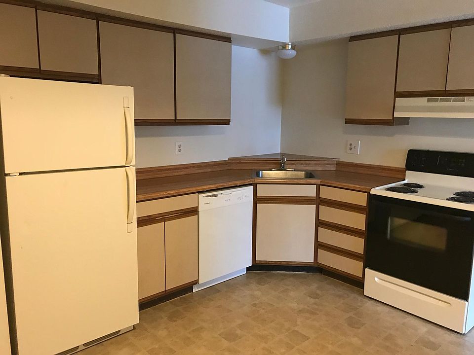 1st image of 1602 Sunrise Lakes Dr APT 9