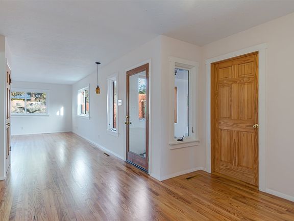 3rd image of 637 Copita Ln