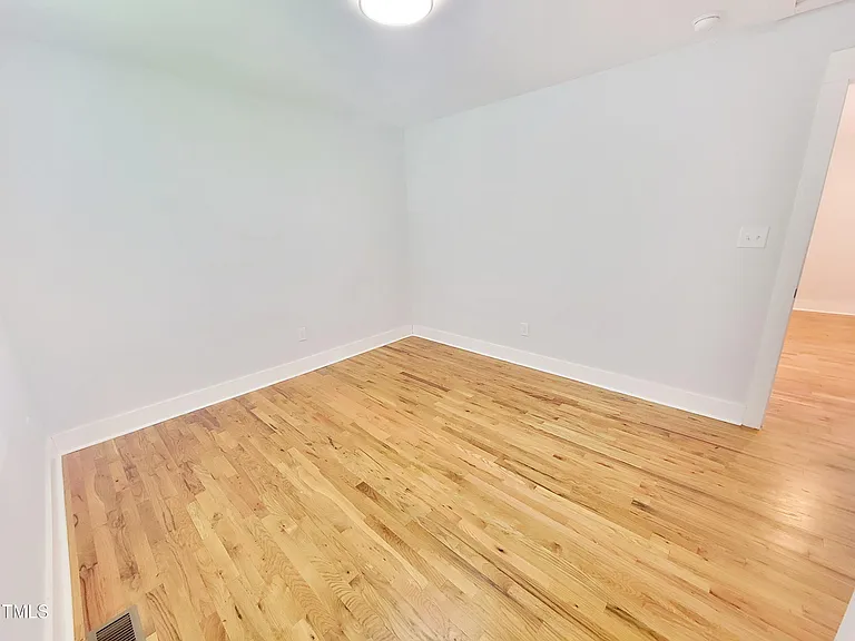 805 Coleman St — Photo 31