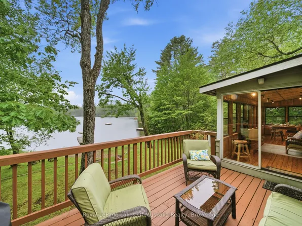 11 Carol St W, Lake Of Bays, ON P0B 1A0