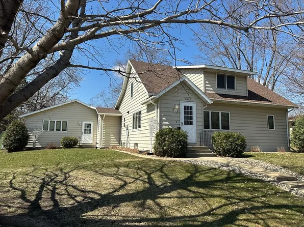 309 5th Ave SE, Melrose, MN 56352