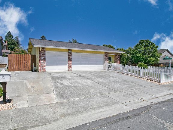 2nd image of 1600 Moraga Drive
