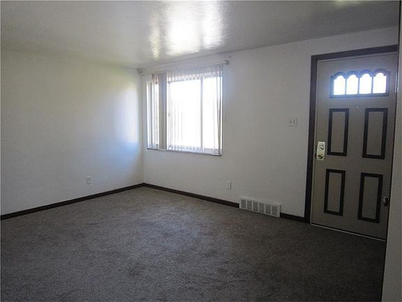 5th image of 1012 Santa Monica Dr