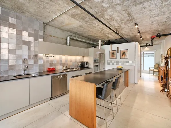 1529 W Broadway Ave #6-205, Vancouver, BC V6J 1W6
