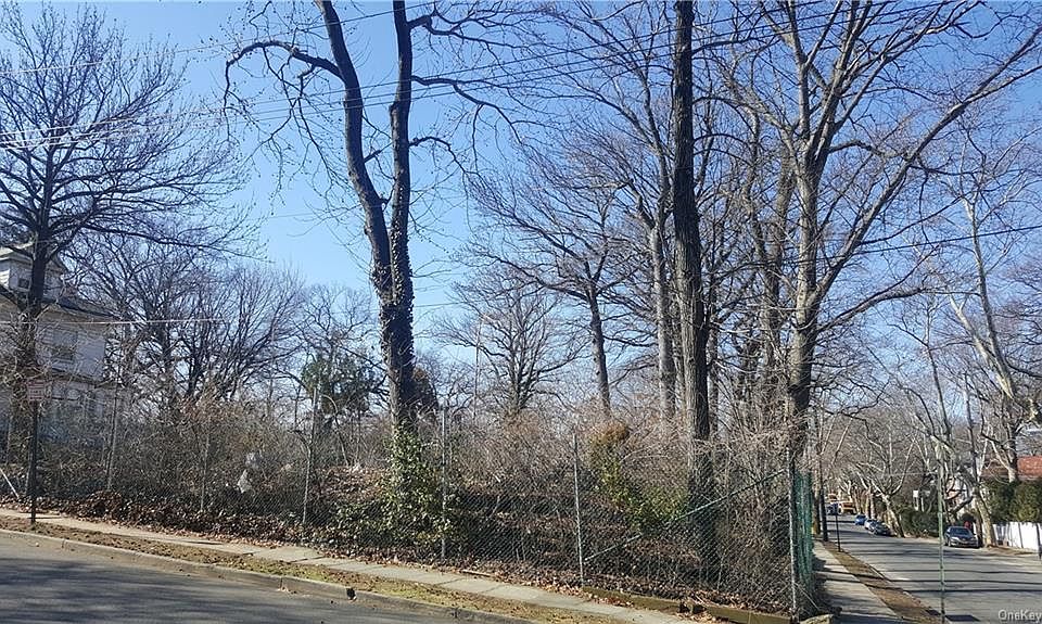 2nd image of 300 Nuber Ave