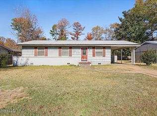1015 Linden Dr, Kosciusko, MS 39090