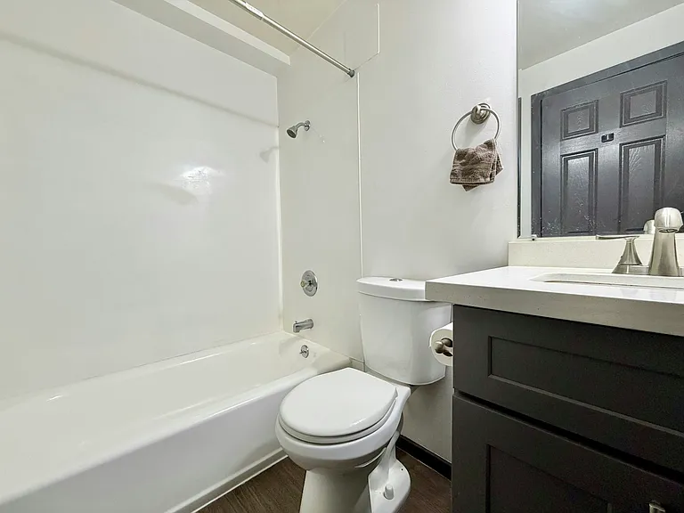 9050 Greenwood Ave N #106 — Photo 8
