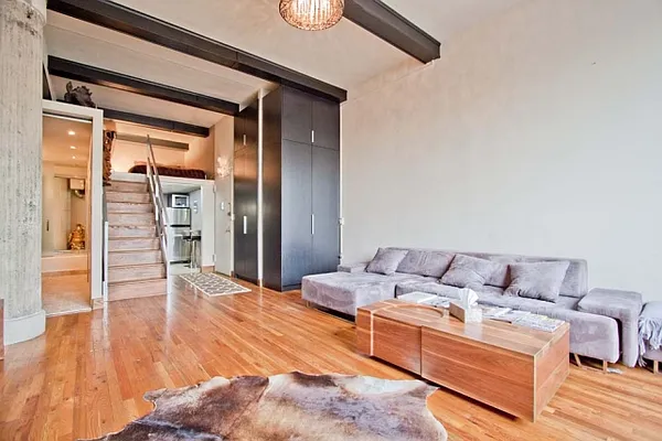 Sold by ROOM Real Estate | media 6