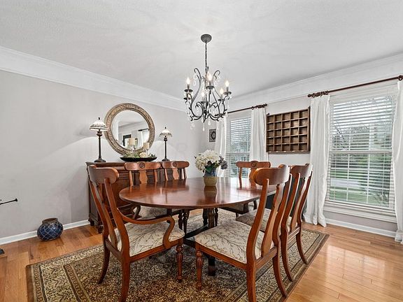 5th image of 119 Timber Oak Dr