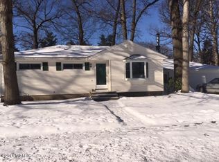 4537 Grantwood Ave SE, Kentwood, MI 49508