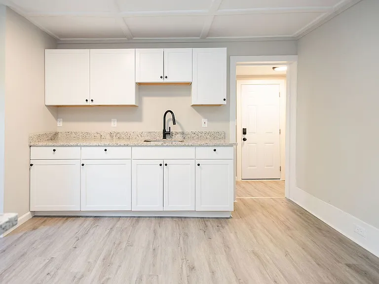 519 W Cherry St — Photo 16