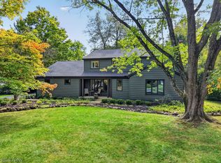 7955 Woodsway Ln, Novelty, OH 44072
