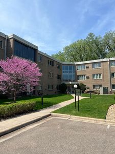 4370 Brookside Ct APT 302, Edina, MN, 55436