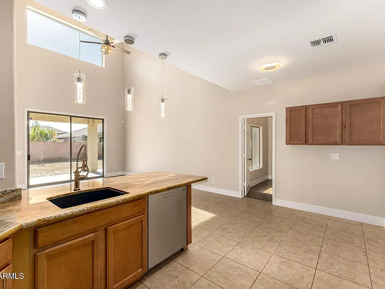 10625 E Knowles Ave — Photo 14