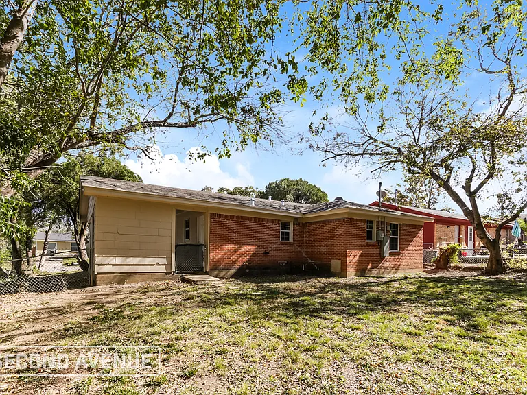 2005 Mount Pleasant Dr — Photo 19