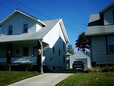 2nd image of 135 16th St