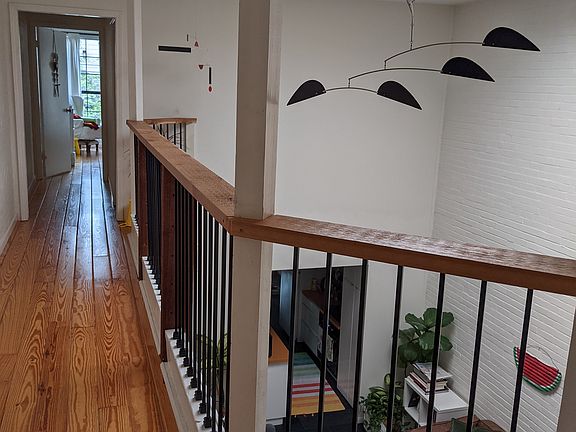 4th image of 210 Stratford St #B