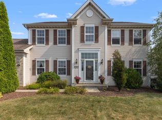 706 W Hampton Ave, Loves Park, IL 61111