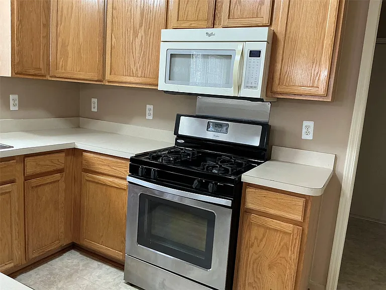 48161 Nottinghill Ln — Photo 19