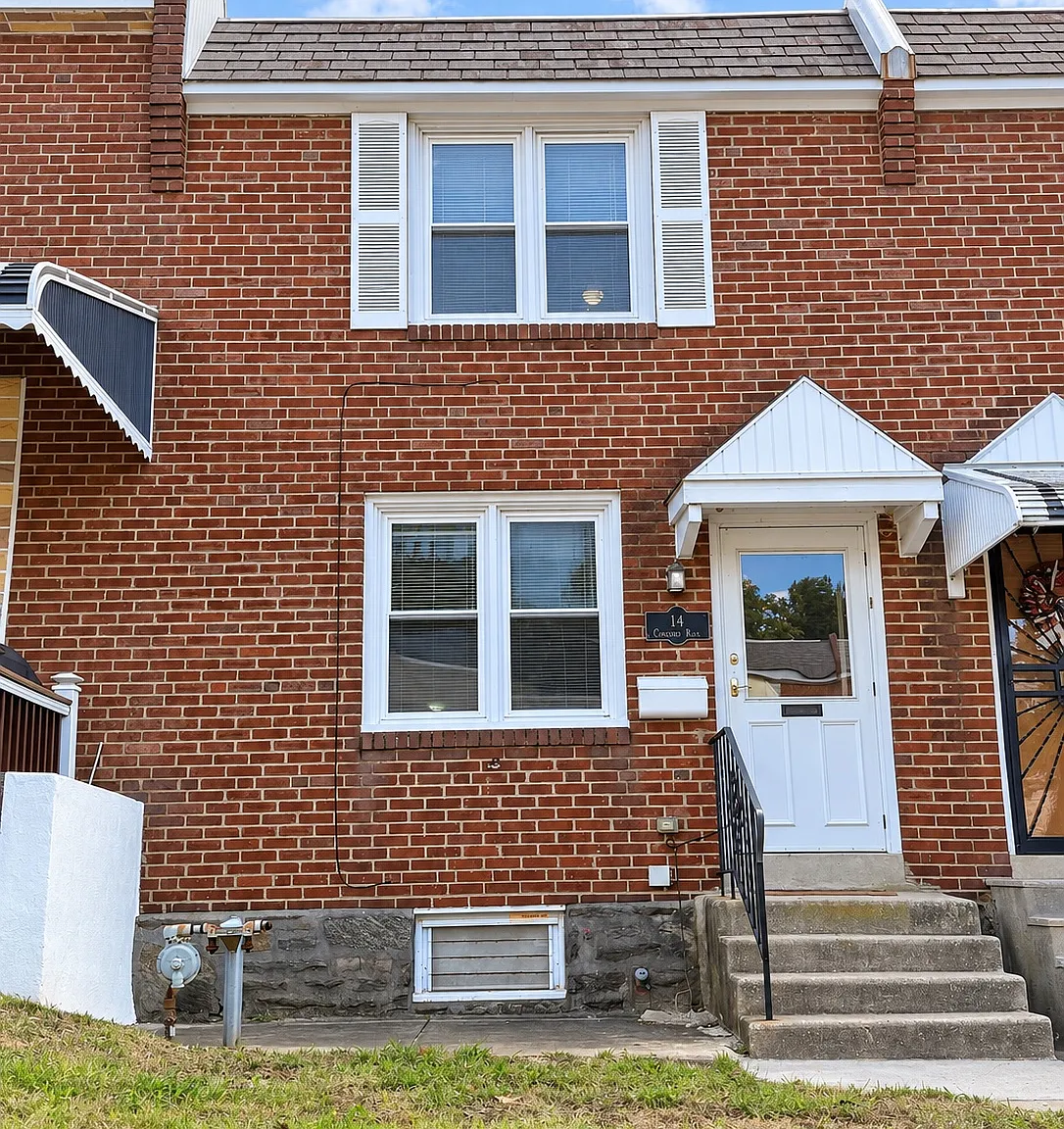 3 bed, 1120 sqft, $2,100 — Photo 2
